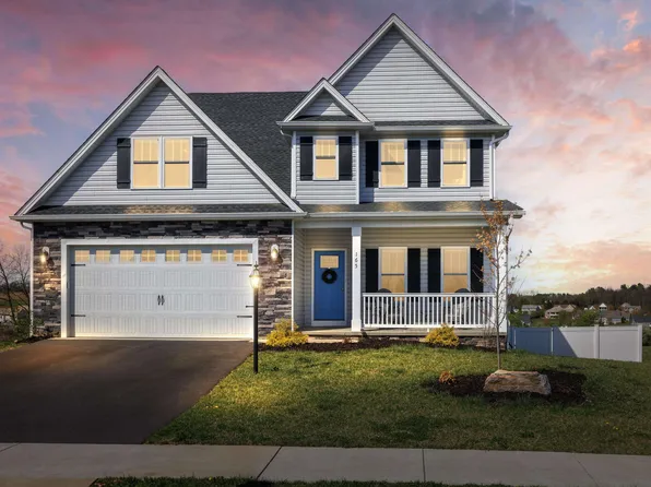 165 Tomasville Dr, Waynesboro, VA 22980