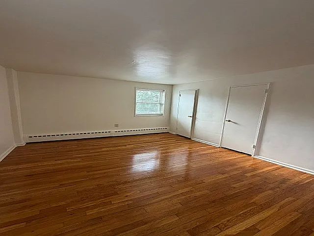 35 1F Bedroom Pic 2
