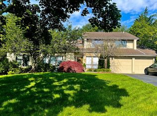 89 Annandale Rd, Commack, NY 11725