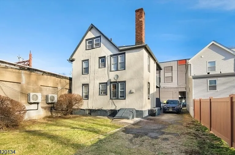 6 Lackawanna Pl #2F — Photo 10