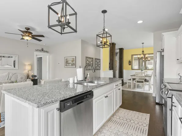 5543 Stonefield Dr, Smyrna, TN 37167