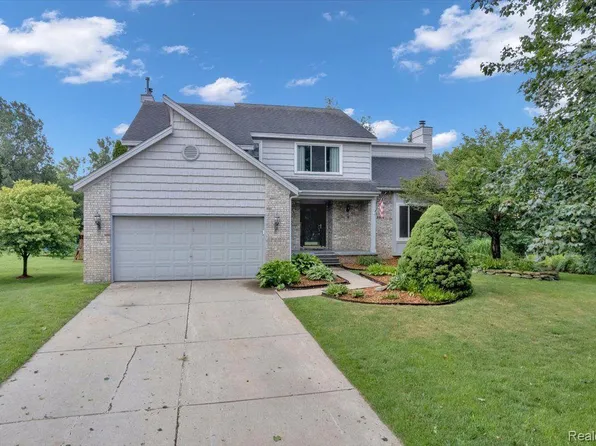 3333 Bennington Dr, Wixom, MI 48393
