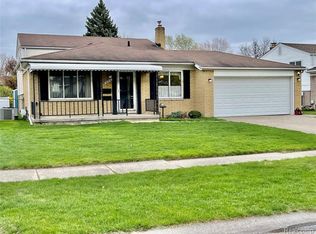 36316 Tarpon Dr, Sterling Heights, MI