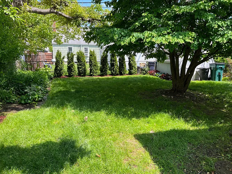 1812 Clifton Ave — Photo 9