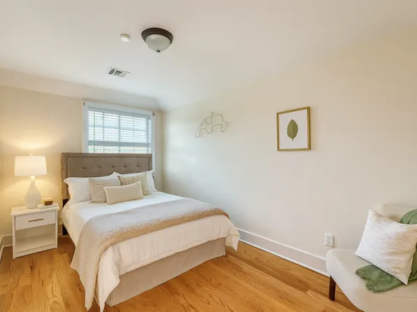 1267 East 54th Street image 4 of 6