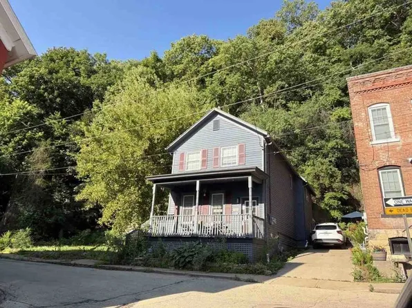 109 Saint Marys St, Dubuque, IA 52001