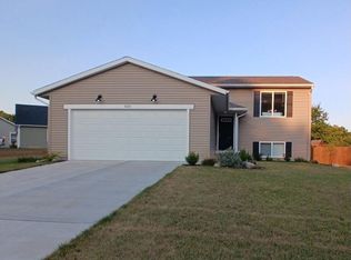 820 Morgan Dr, Belding, MI 48809