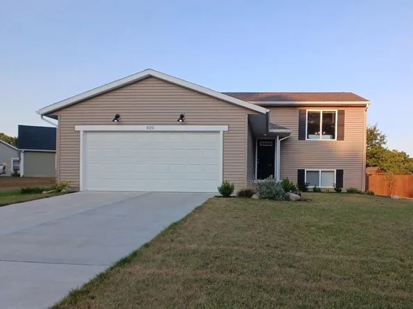 820 Morgan Dr, Belding, MI 48809