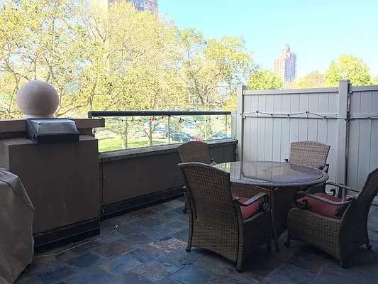 Rented by Downtown Mgt & Realty LLC | media 21