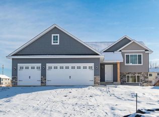 2131 River Bend Trl, Mayer, MN 55360