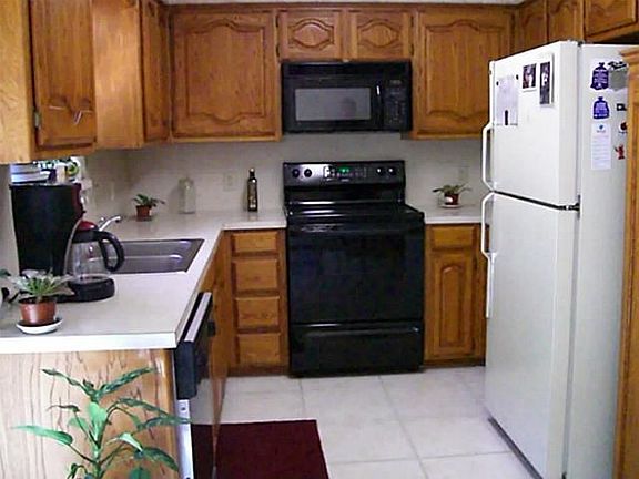 5th image of 3642 Country Club Dr W