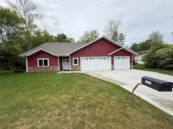 6207 Lagoon Dr NE, Bemidji, MN 56601