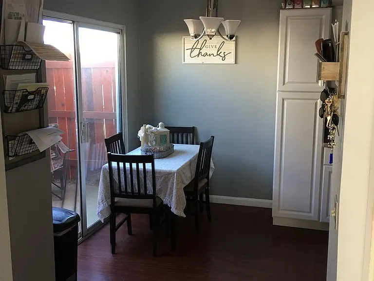 521 W Ward Ave — Photo 4
