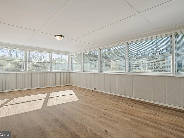 312 N Hammonds Ferry Rd — Photo 52