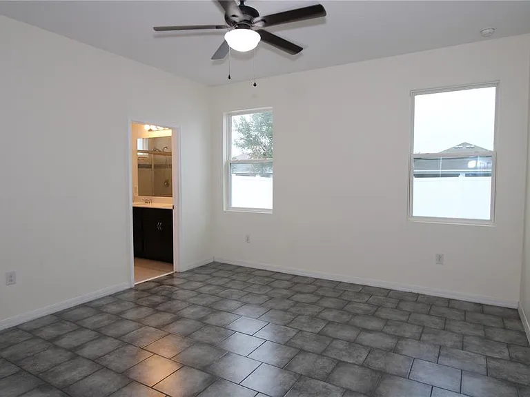 2380 Sanderling St — Photo 6