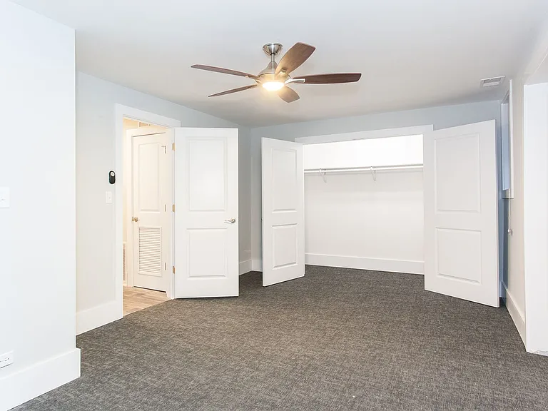 2922 W Logan Blvd — Photo 15