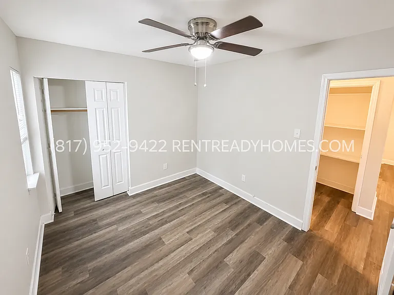 1621 Locust St — Photo 12