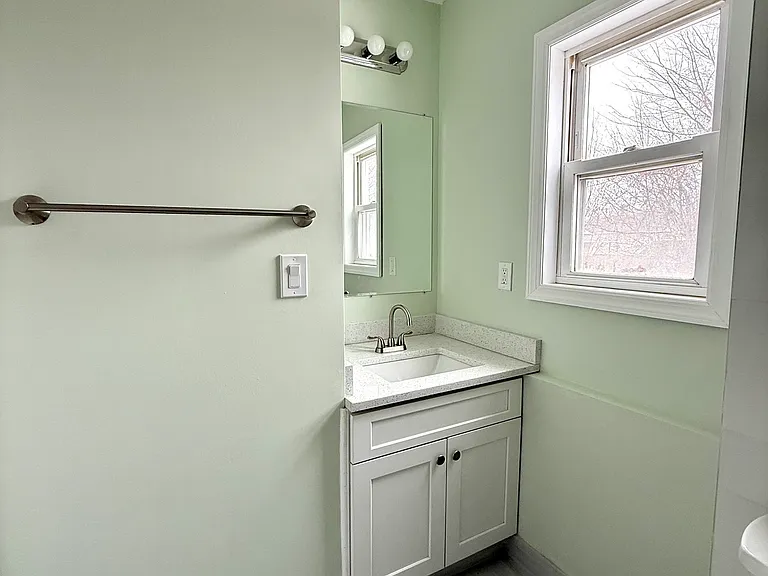 21 Edgar St #2 — Photo 5