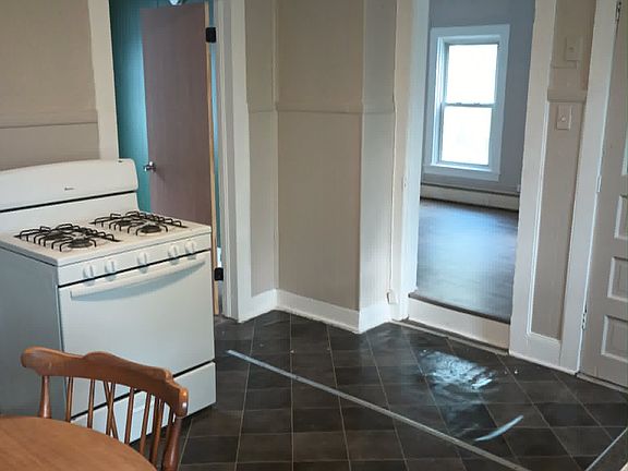 3rd image of 16-18 Orchard St #2