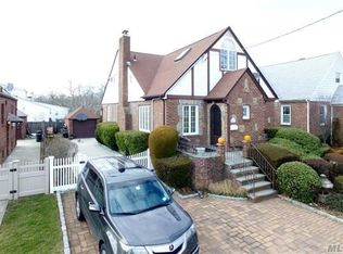 44 Central Blvd, Merrick, NY 11566