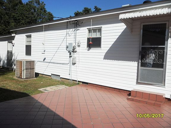 4th image of 2401 Linwood St