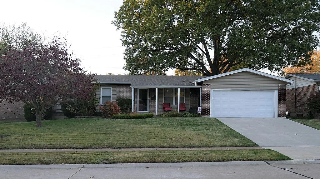 2541 Rhapsody Ln photo 1