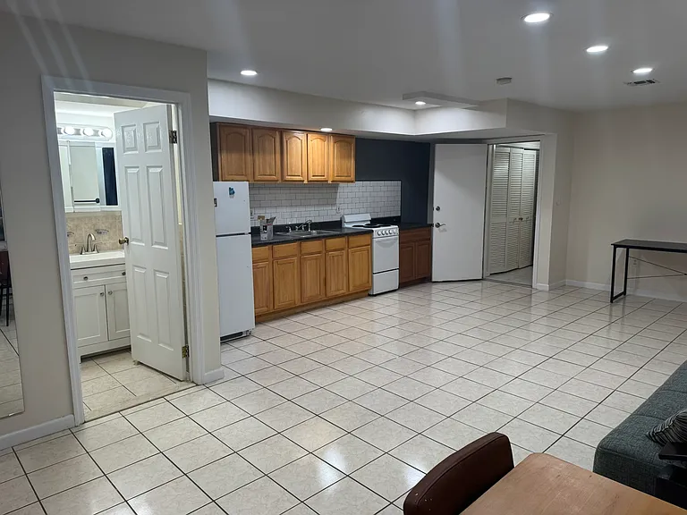 52 Belmont Ave #1 — Photo 29