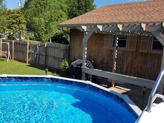 4th image of 8561 Baron Dr