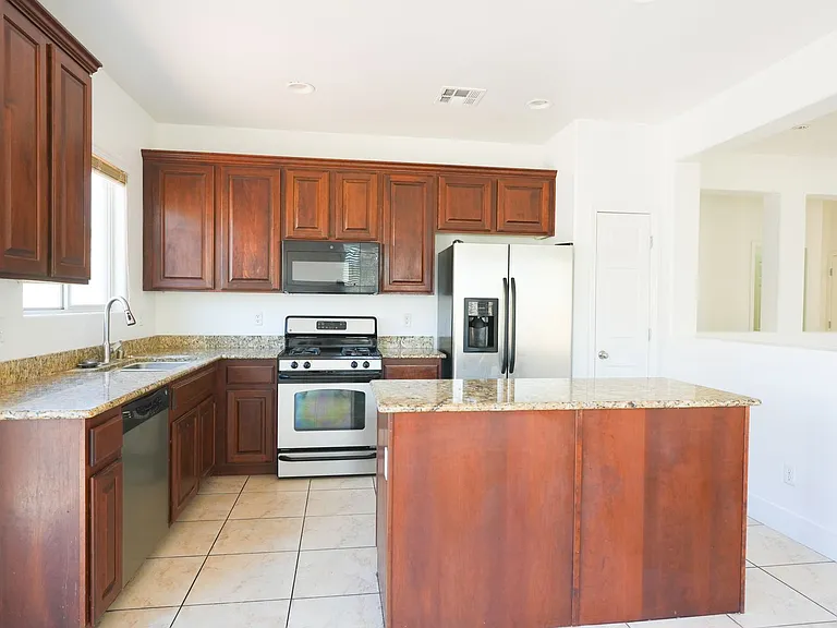 5313 Wild Sunflower St — Photo 9