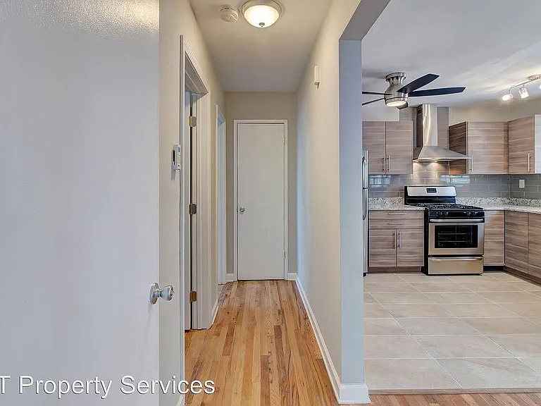 950 Saint Charles Ave NE #8 — Photo 11