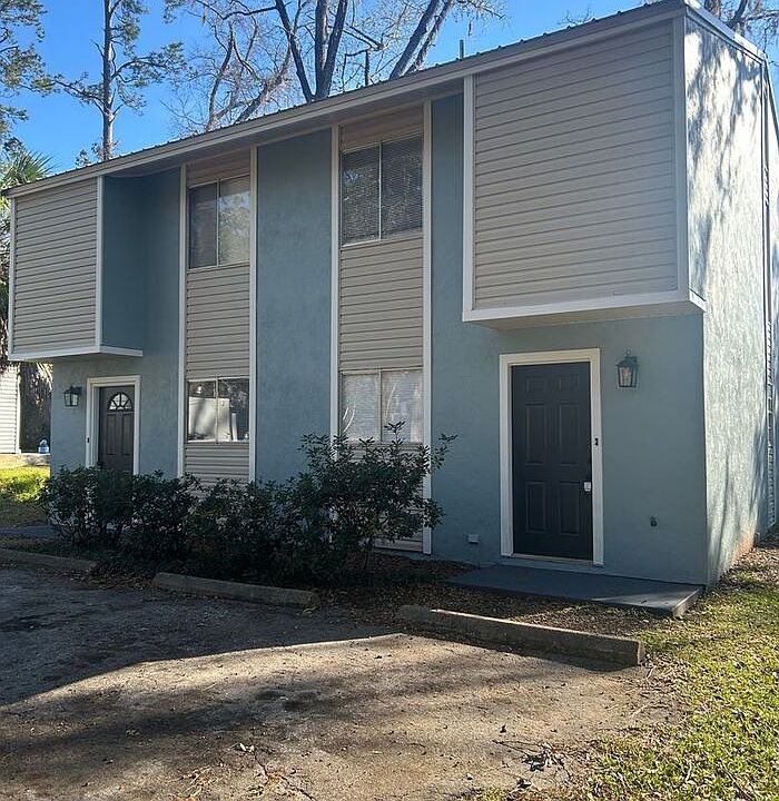 1st image of 1563 Live Oak Dr