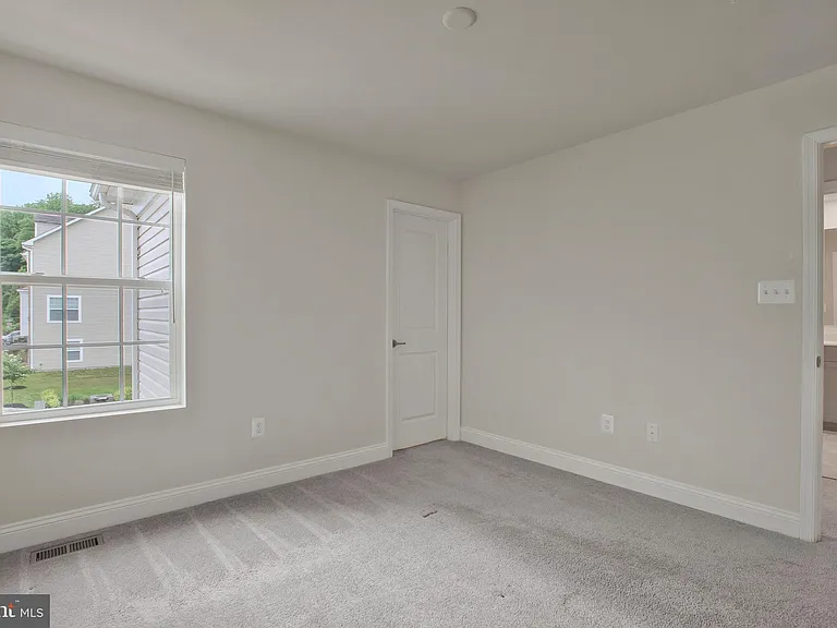2738 Lady Slipper Rd — Photo 15