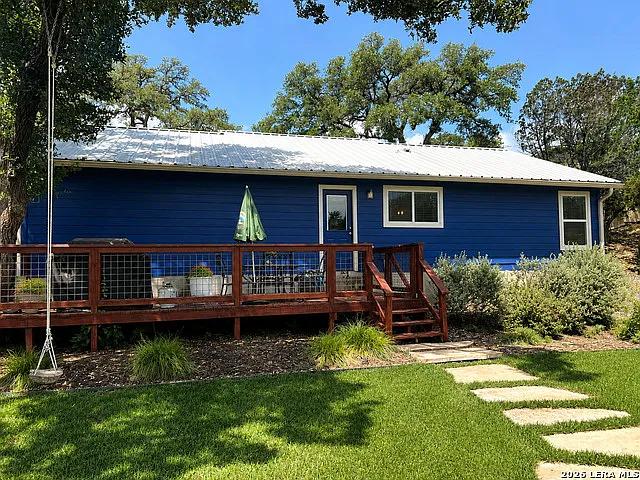 3 bed, 2.0 bath, 1470 sqft, $1,750 — Photo 2
