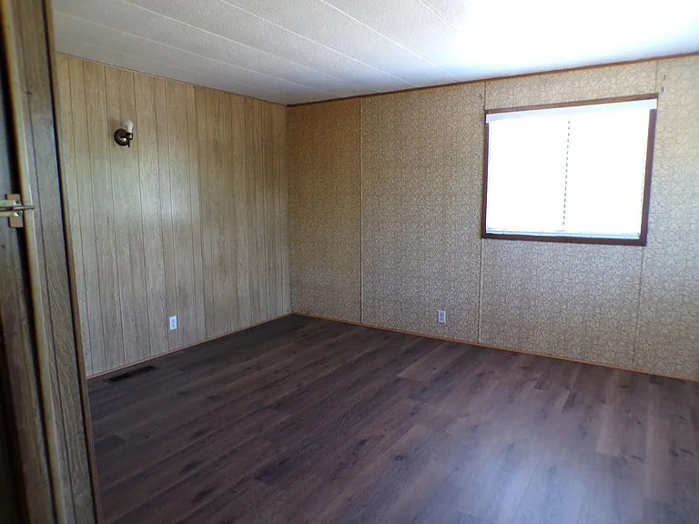2300 N Hart Rd — Photo 9