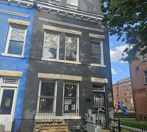 4th image of 1404 1st St SW