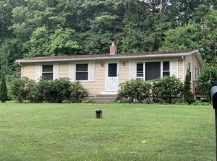 19 Forest St, Oxford, MA 01540