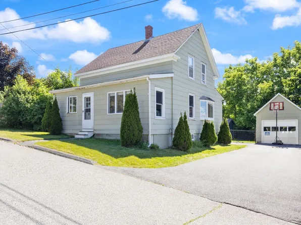 31 Dill Street, Lewiston, ME 04240