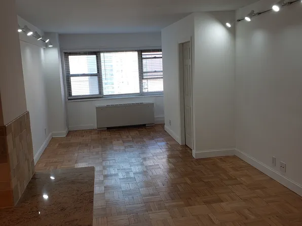 345 East 56th Street 16B image 3 of 25