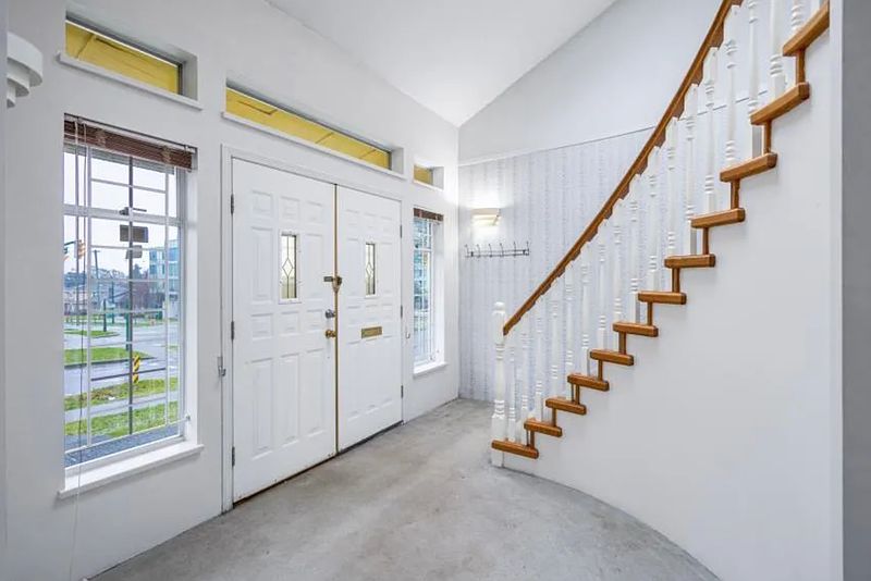 Vancouver House for rent - 4 Bedrooms — photo 16