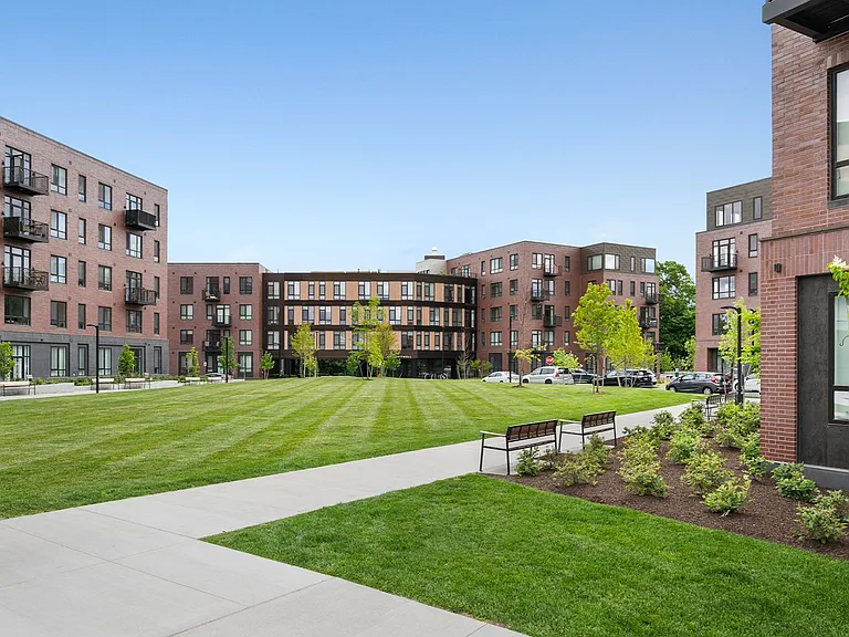 Ashlar Park — Photo 15