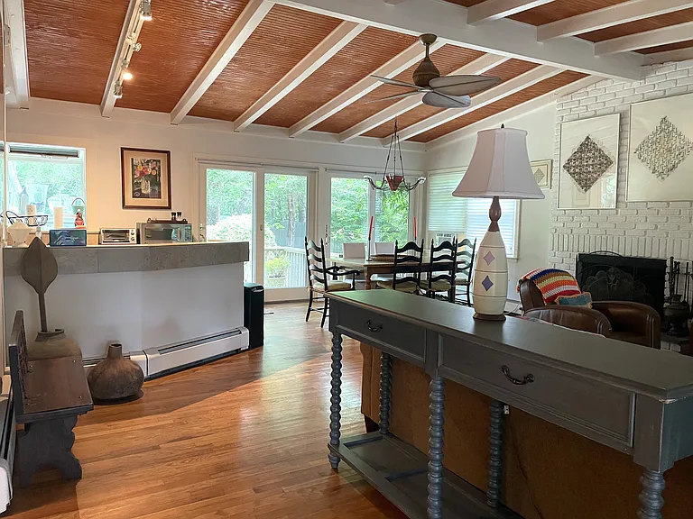 9 Albertines Ln — Photo 7