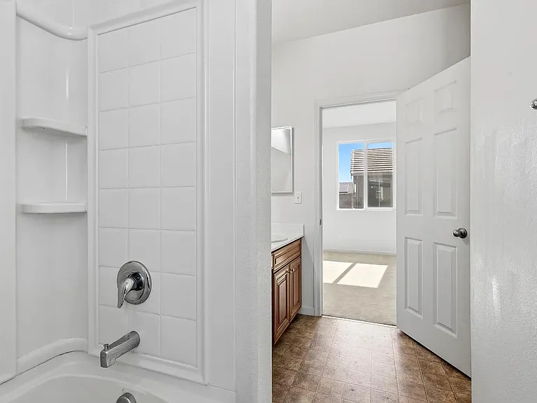 2260 Gallery Dr — Photo 16