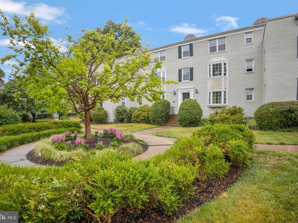 818 S Arlington Mill Dr #4-102, Arlington, VA 22204