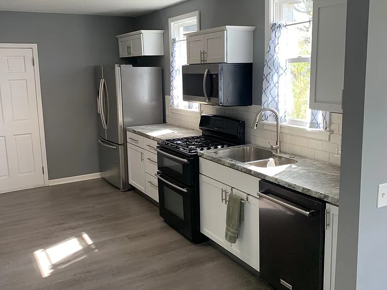 1126 Fulton Ave — Photo 15