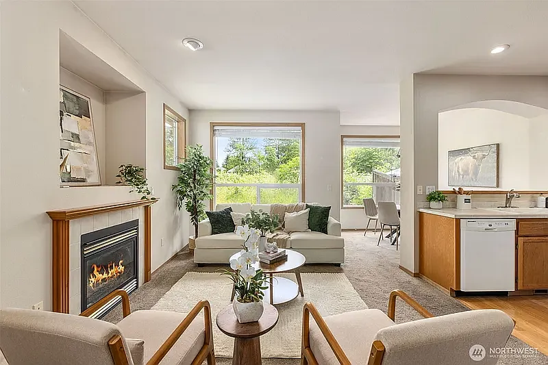 3 bed, 1389 sqft, $2,800 — Photo 3