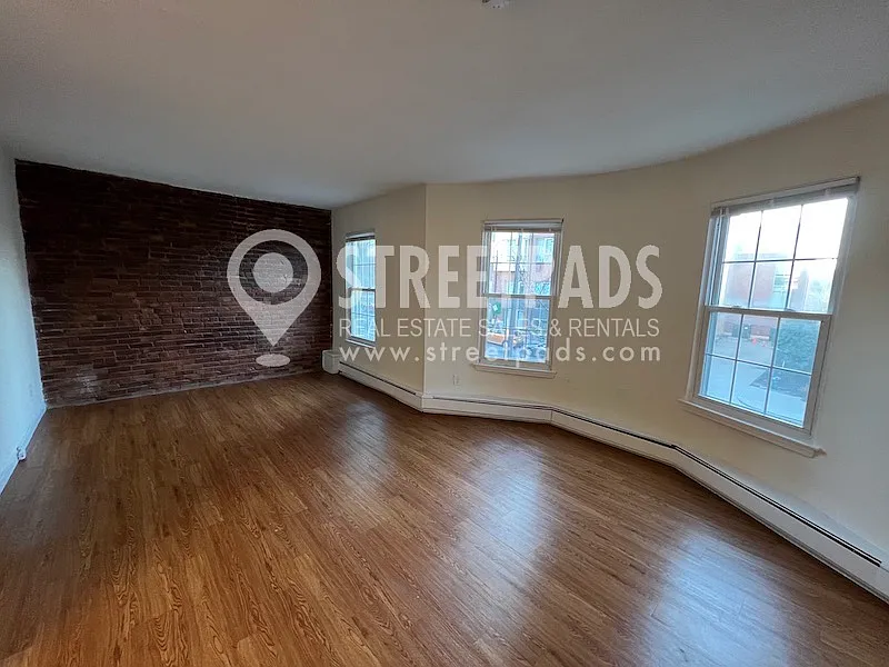 74 S Huntington Ave — Photo 4