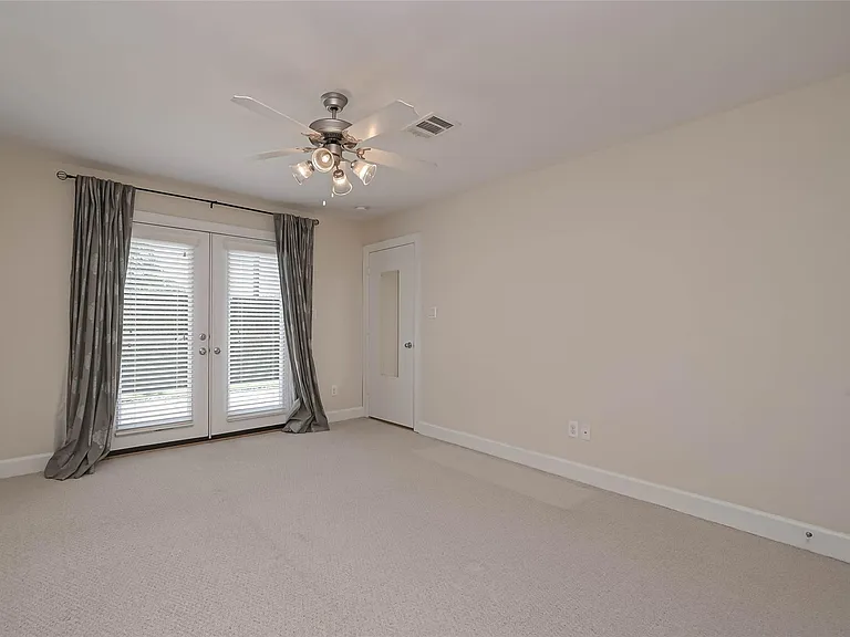 650 Westcross St #85 — Photo 6