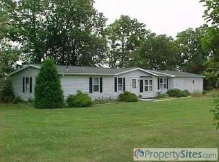 6285 N Van Guilder Rd, Fremont, IN 46737