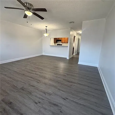 1600 Newport Pl #4 — Photo 3