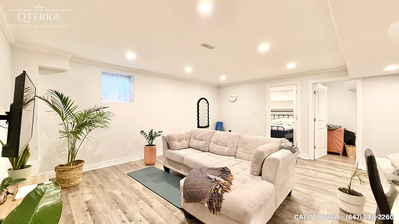 18 Beaconsfield Dr #2 photo 1